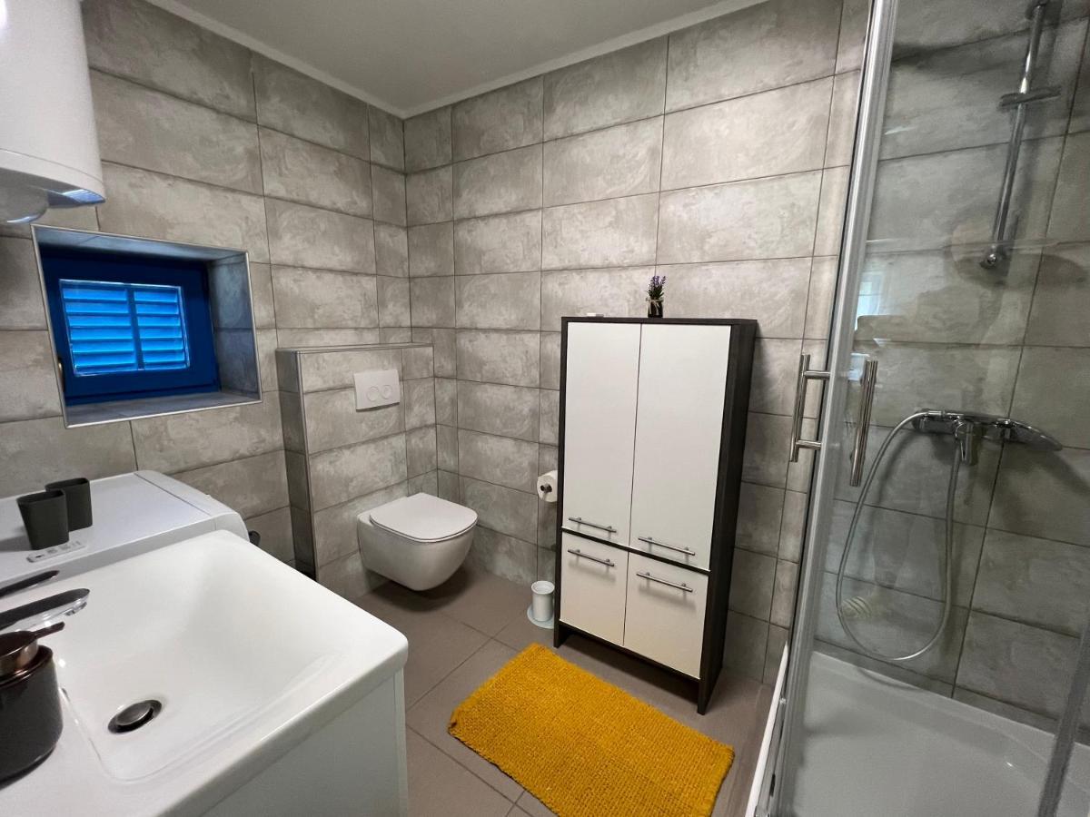 Doneto, Apartment In Private House Rijeka Bagian luar foto